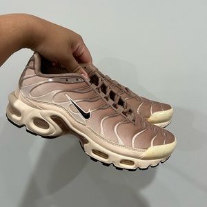 NIKE Ombre Women’s Air Max Plus (7W)